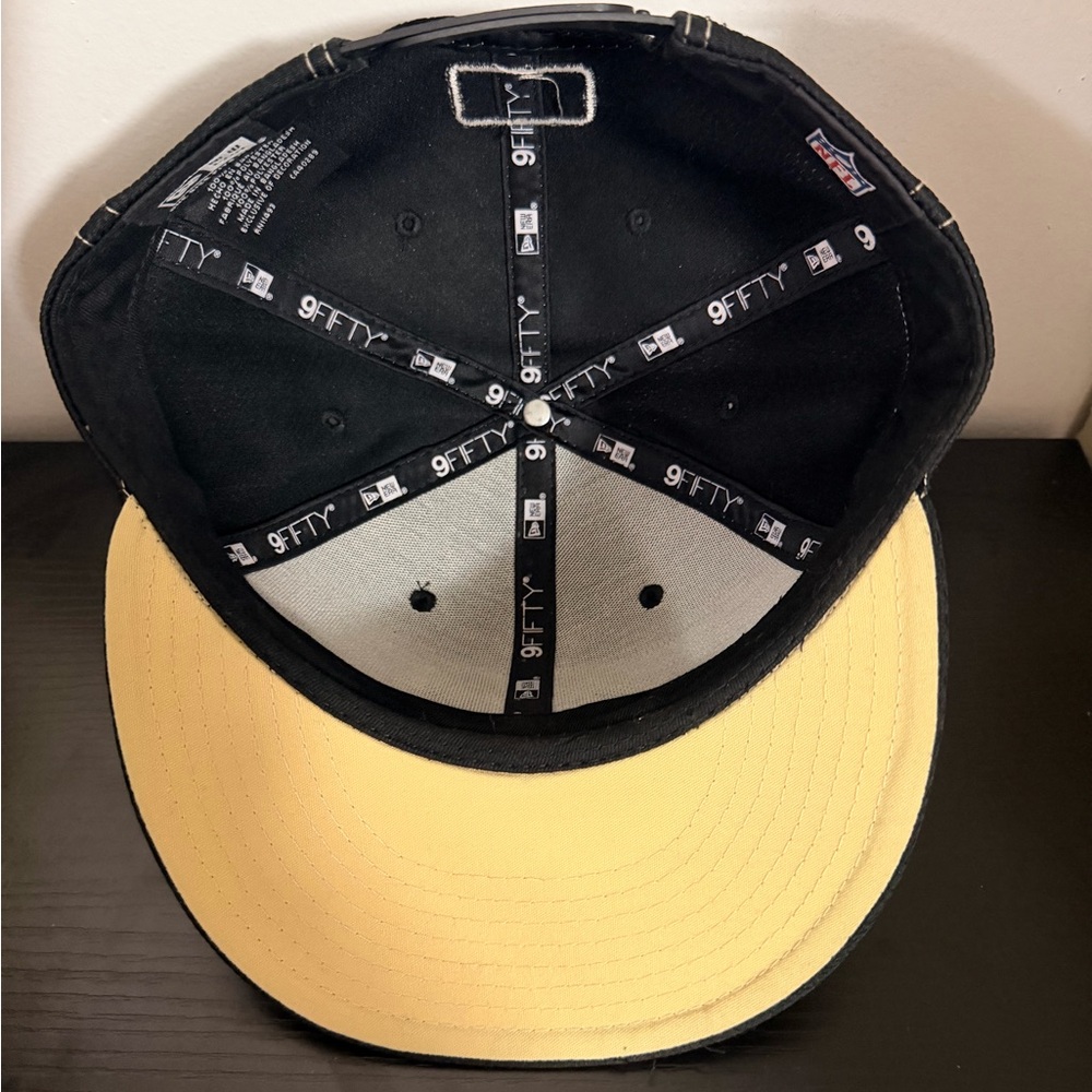 Black and Gold Fleur-de-lis Cap - Picture 6 of 9